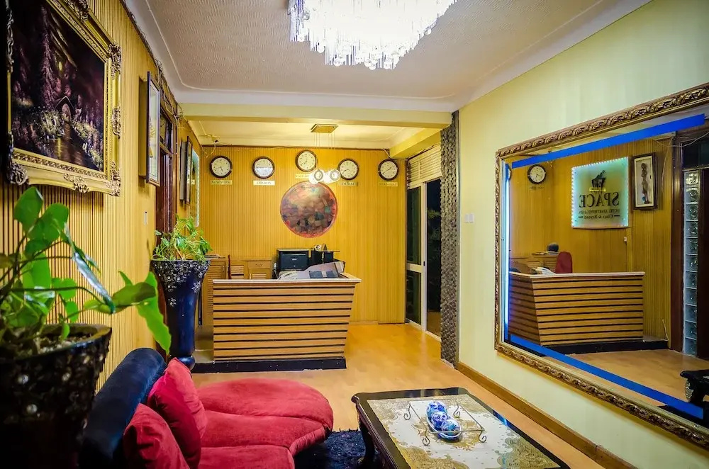 Lobby & Reception