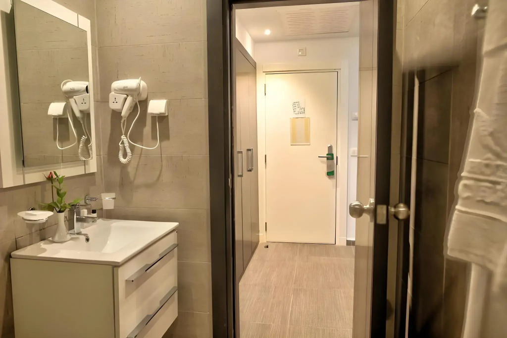 Hôtel Lac Léman, LES BERGES DU LAC - фото 10