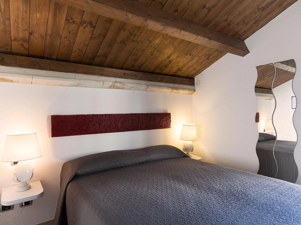 Standard Double room with balcony (full double bed)