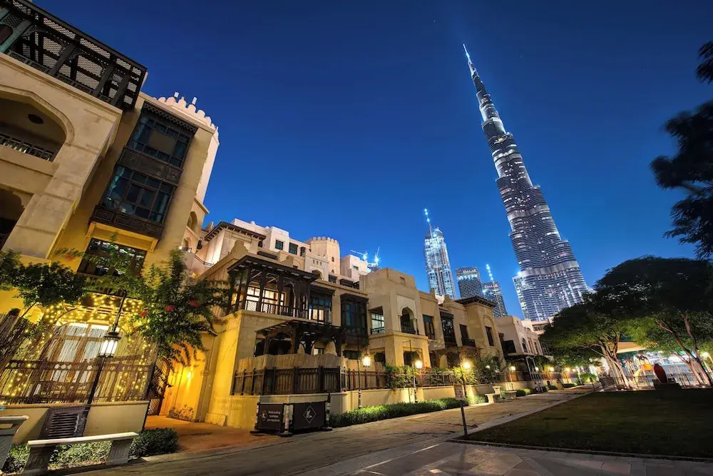 Durrani Homes - Arabian luxury at Souk Al Bahar besides Burj Khalifa & Dubai Mall — фото