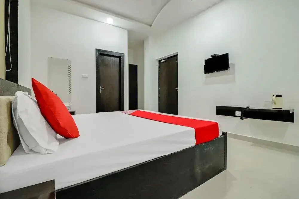 Shri Anand Sewa Dham Ashram by OYO Rooms