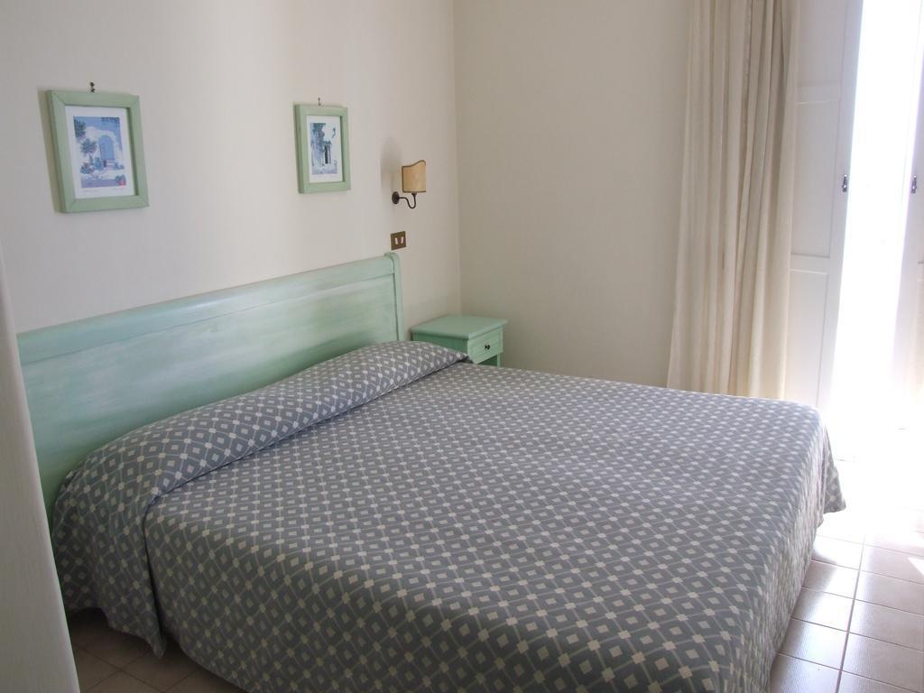 Hotel Dania — 4