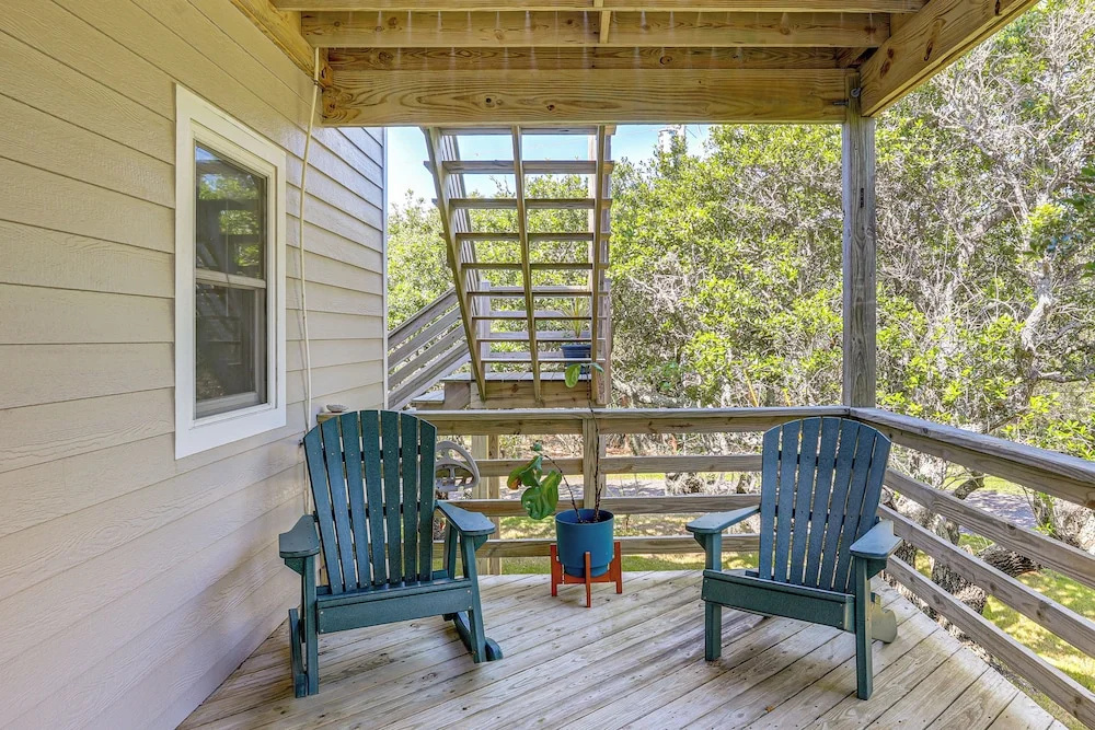 < 1 Mi to Ocean! OBX Condo w/ Decks, Pets Welcome