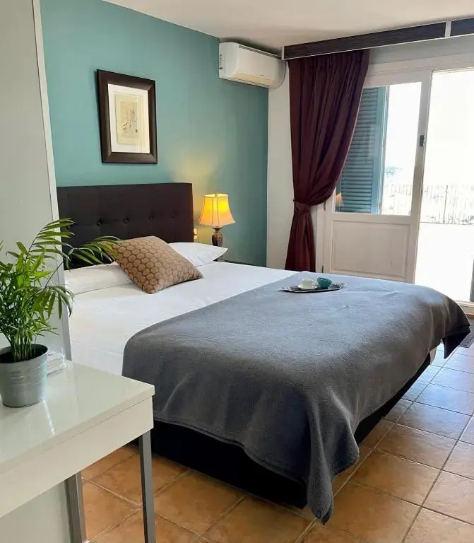 Standard Double room (full double bed)