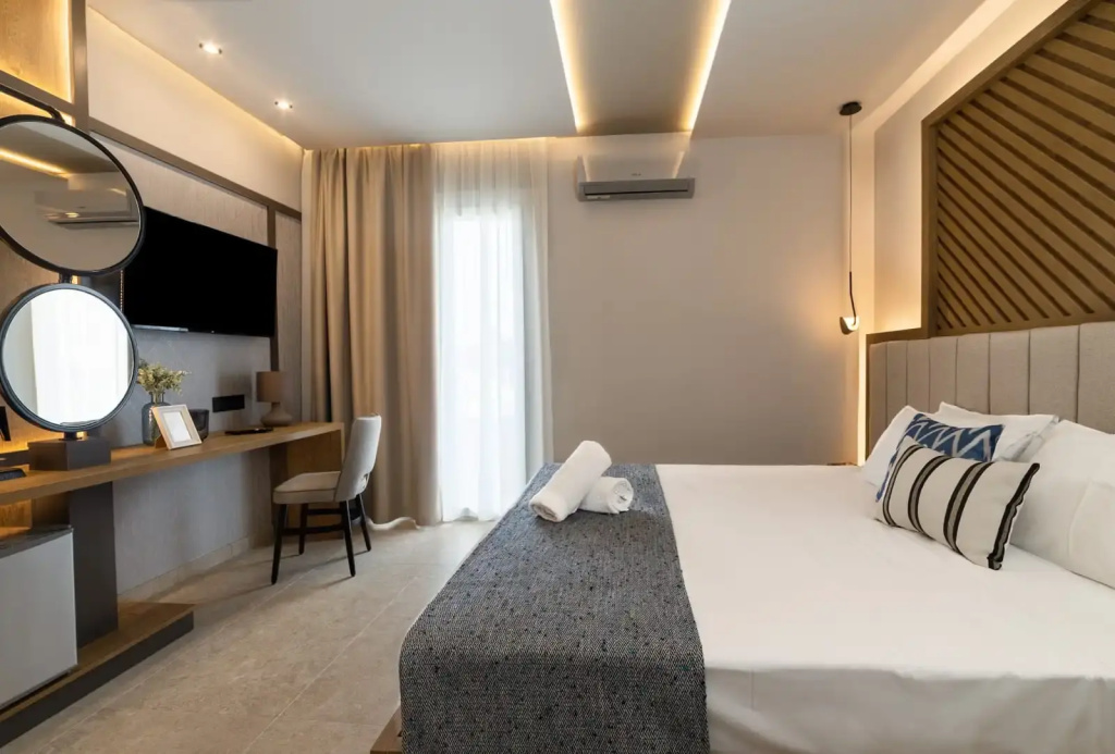 Deluxe Double room with garden view (full double bed)