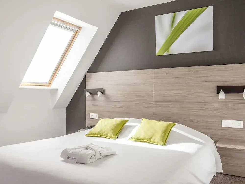Standard Double room (full double bed)