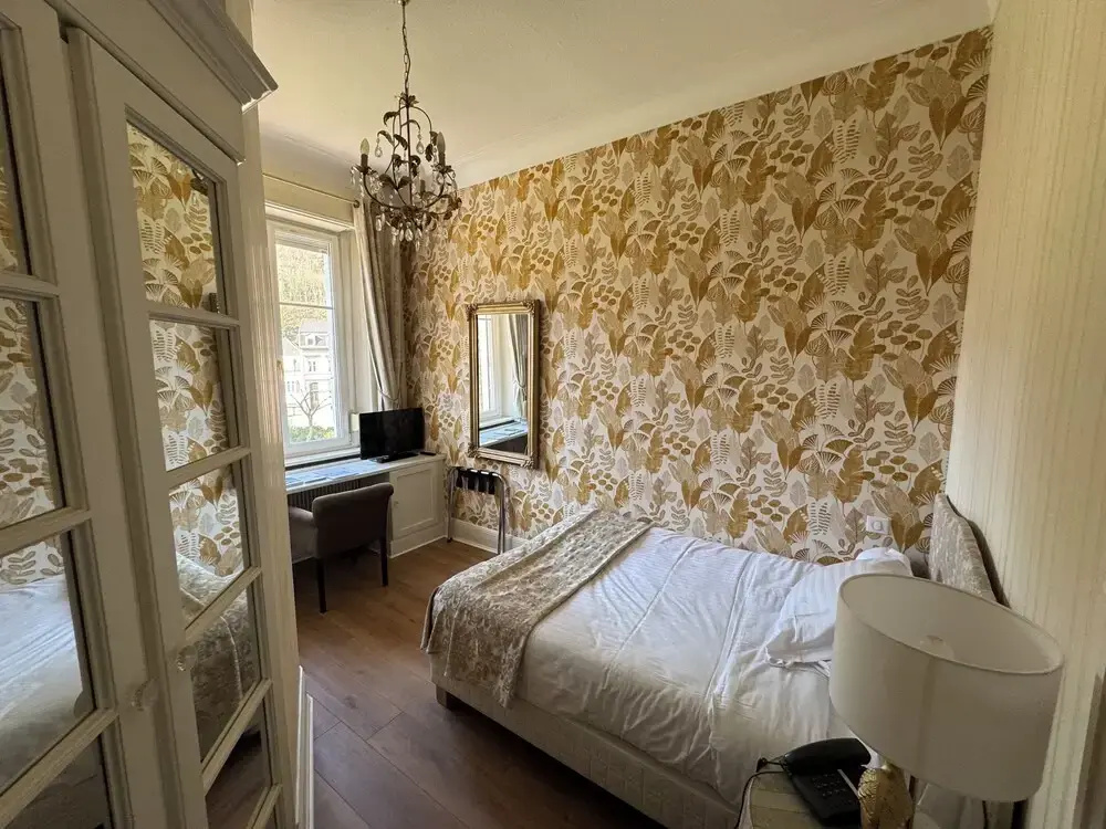 Economy room