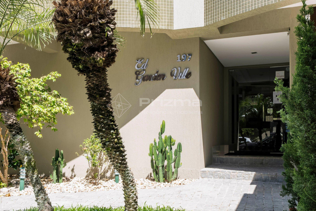 Garden Ville · Confortável apartamento na Praia de Bombas com ótima localização