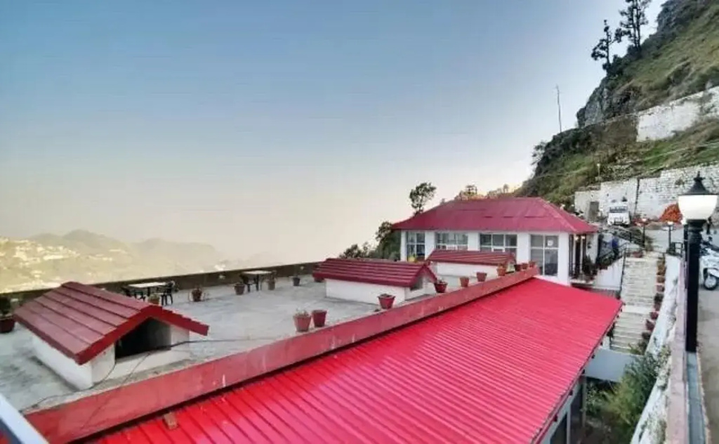 Hotel Queen of Hills