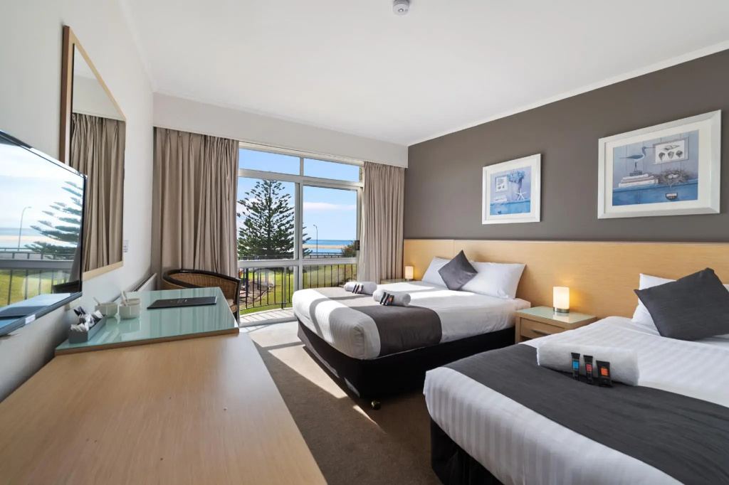 Deluxe Double room with ocean view (twin beds)