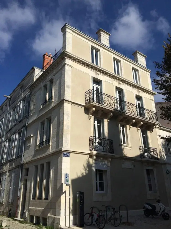 Apartment With one Bedroom in La Rochelle, With Wonderful City View, Furnished Balcony and Wifi - 3 km From the Beach