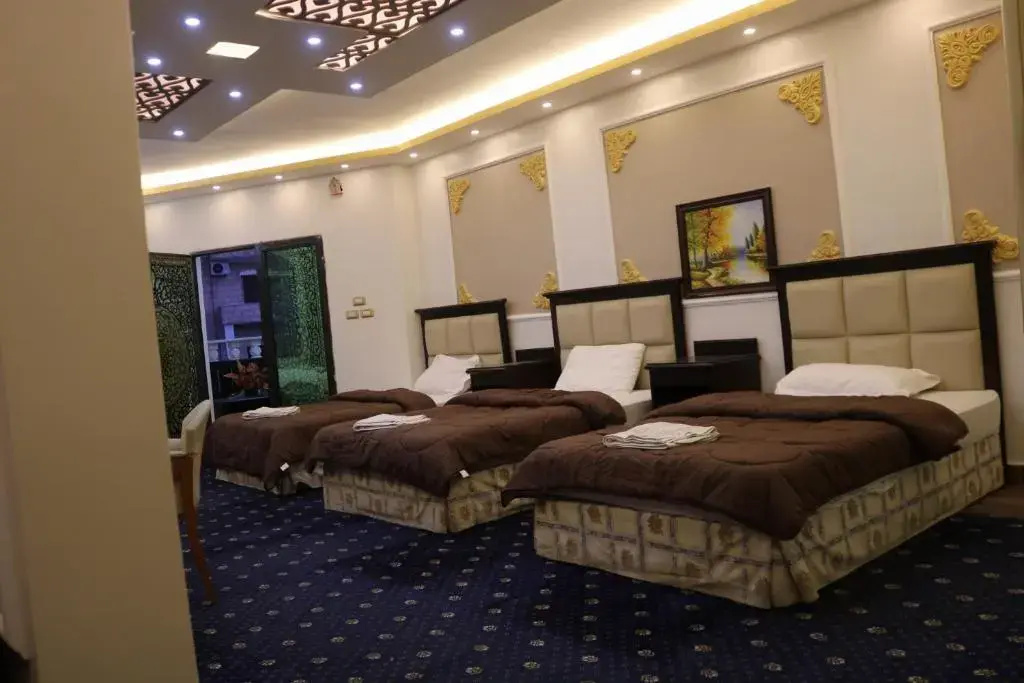 Deluxe Suite