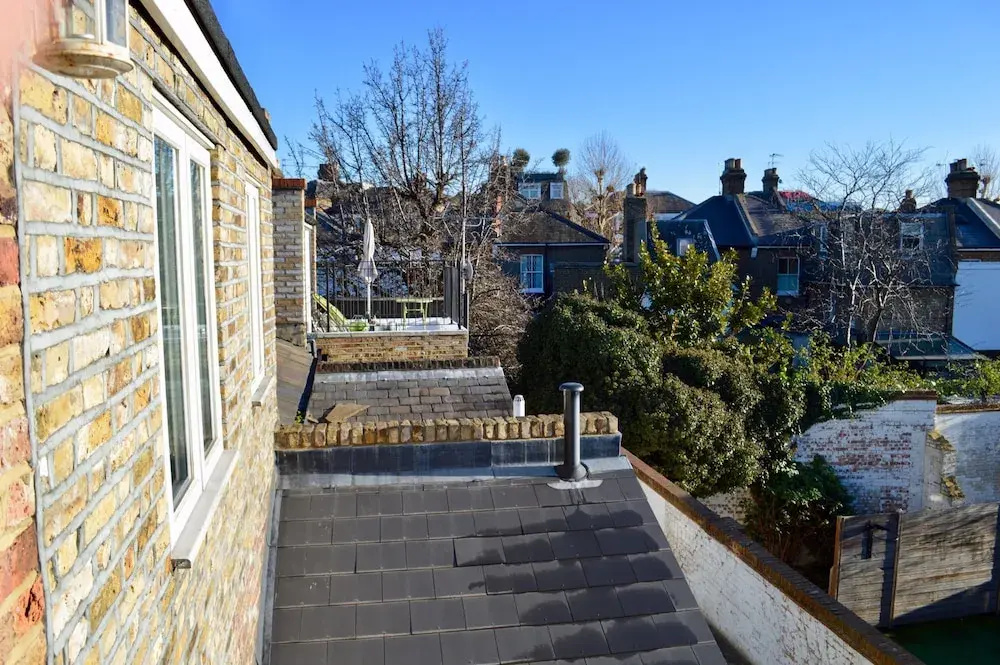 3 Bedroom Cottage in Kensington Sleeps 6