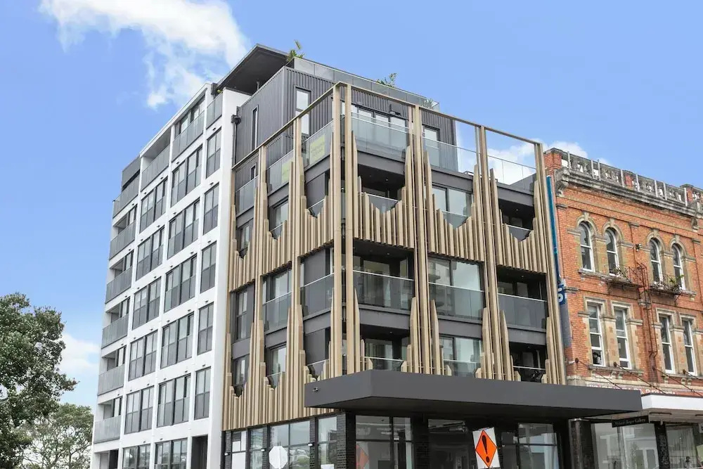 Lighthouse Apartments by Urban Rest