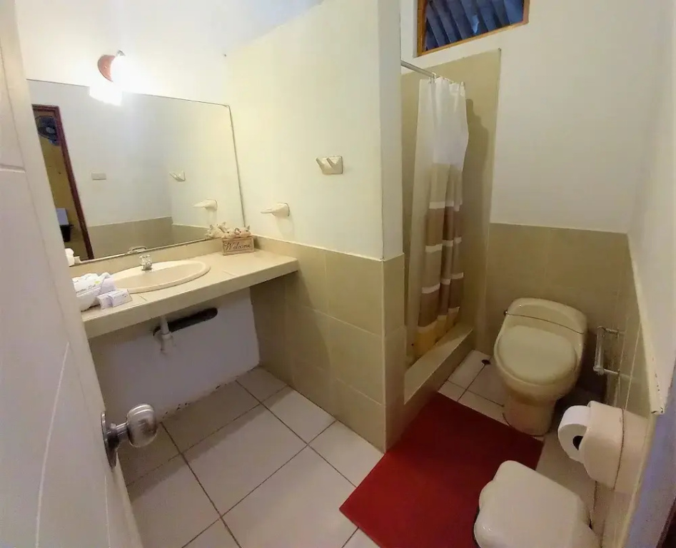Standard Triple room with pool view