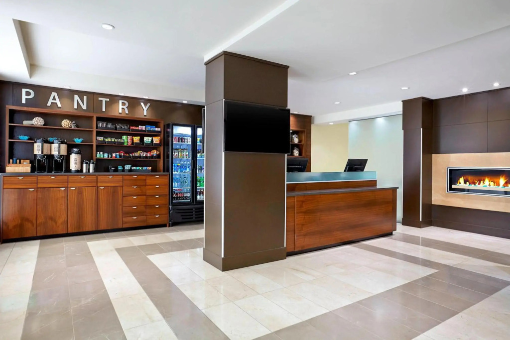 Four Points by Sheraton Surrey - фото 2