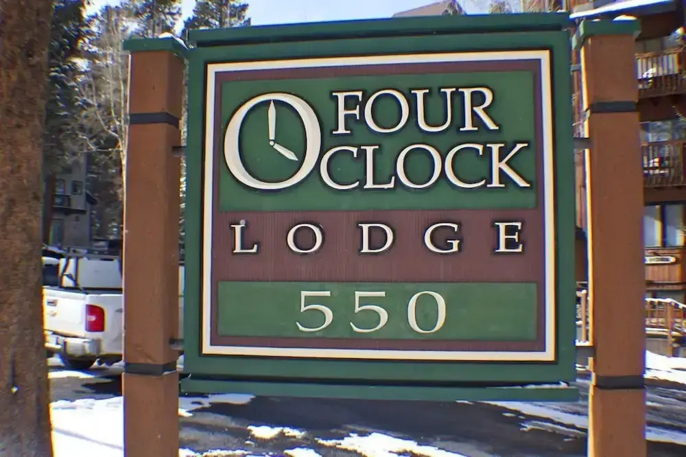 #1687 Ski-in, Ski-out Four Oclock Lodge, on the ski Run!
