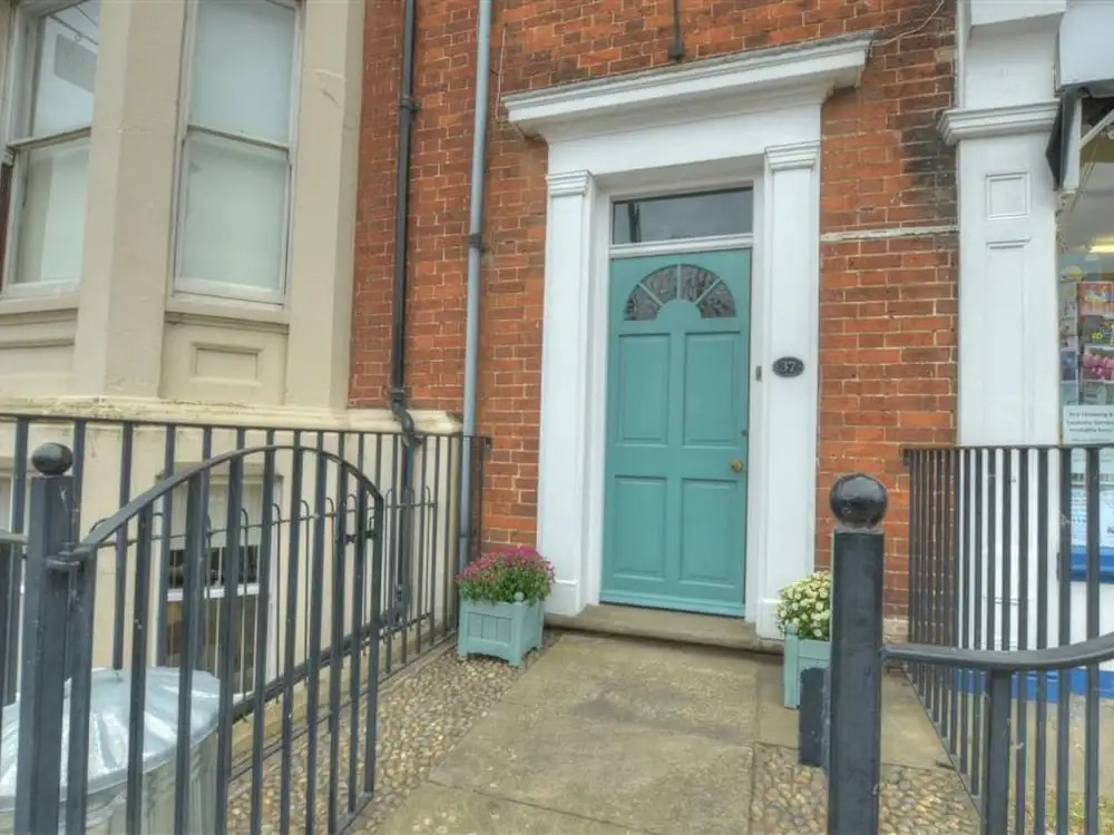 Bright Apartment in Center of Southwold near Beach & Pier