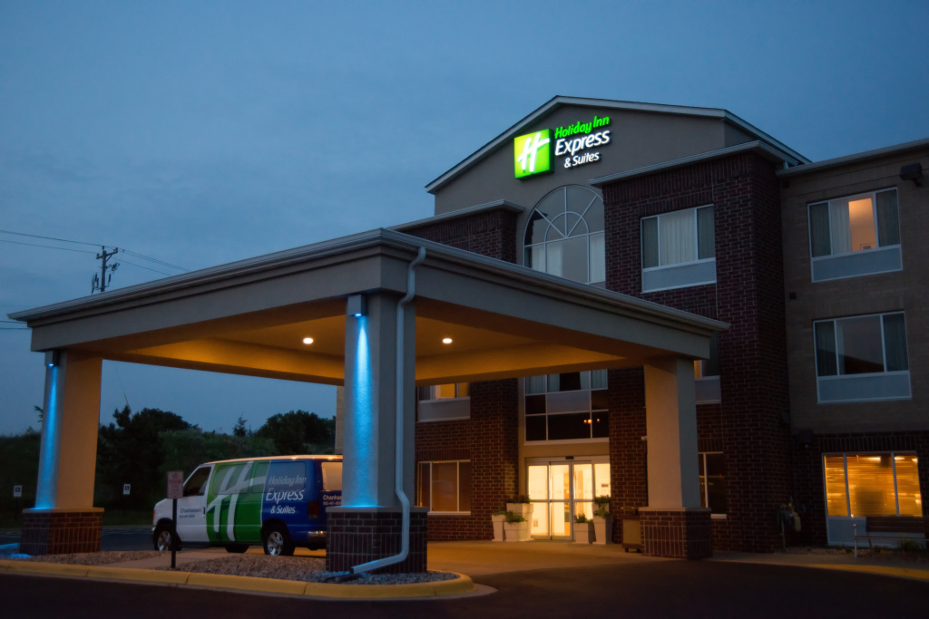 Holiday Inn Express Hotel & Suites Chanhassen by IHG