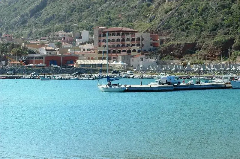 Beach & Waterfront