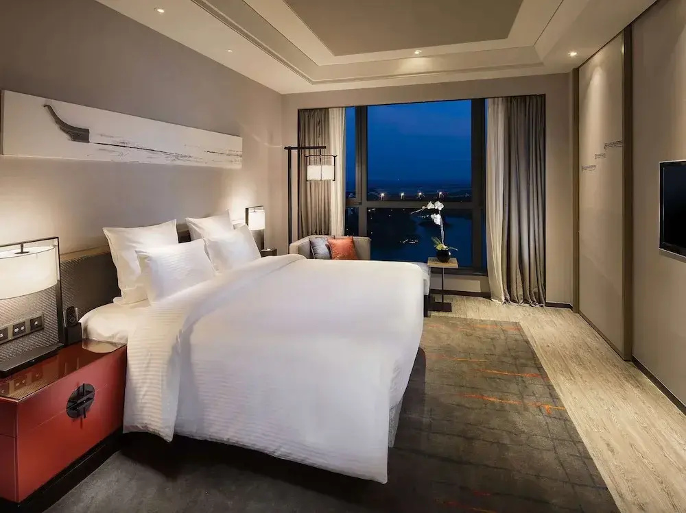 Executive Double Club room (full double bed)