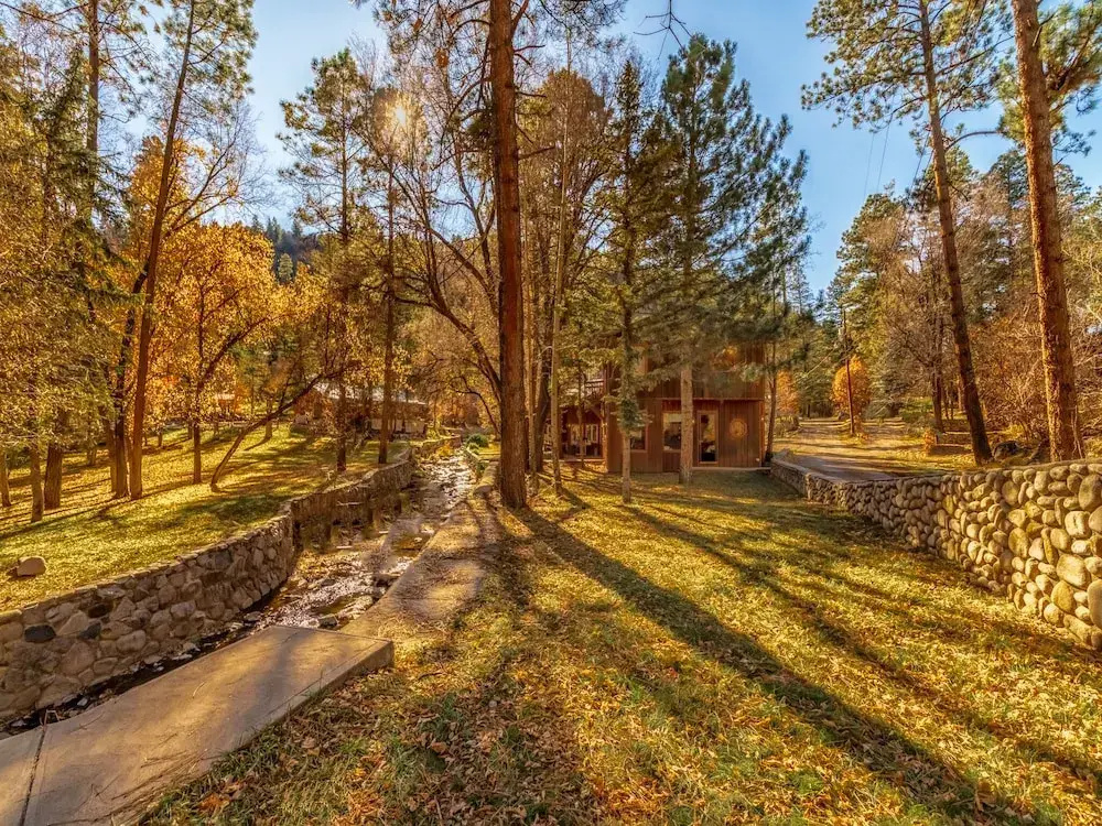 415Riverbendlodgeucncb River Bend Lodge