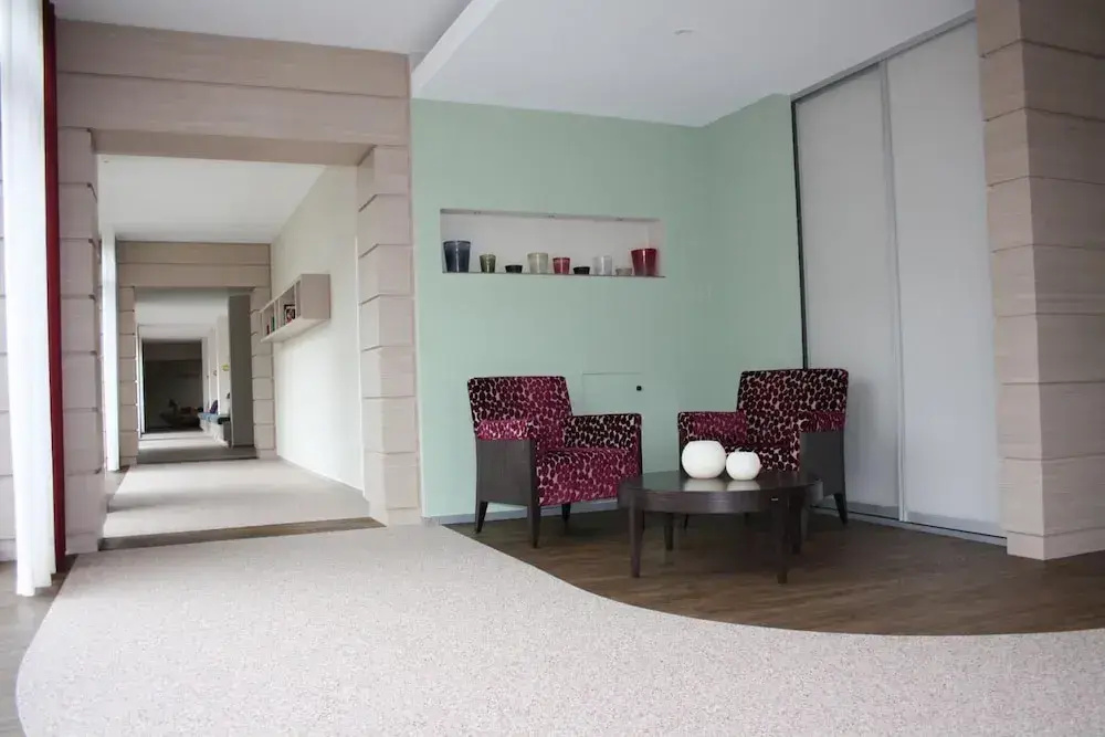 Lobby & Reception