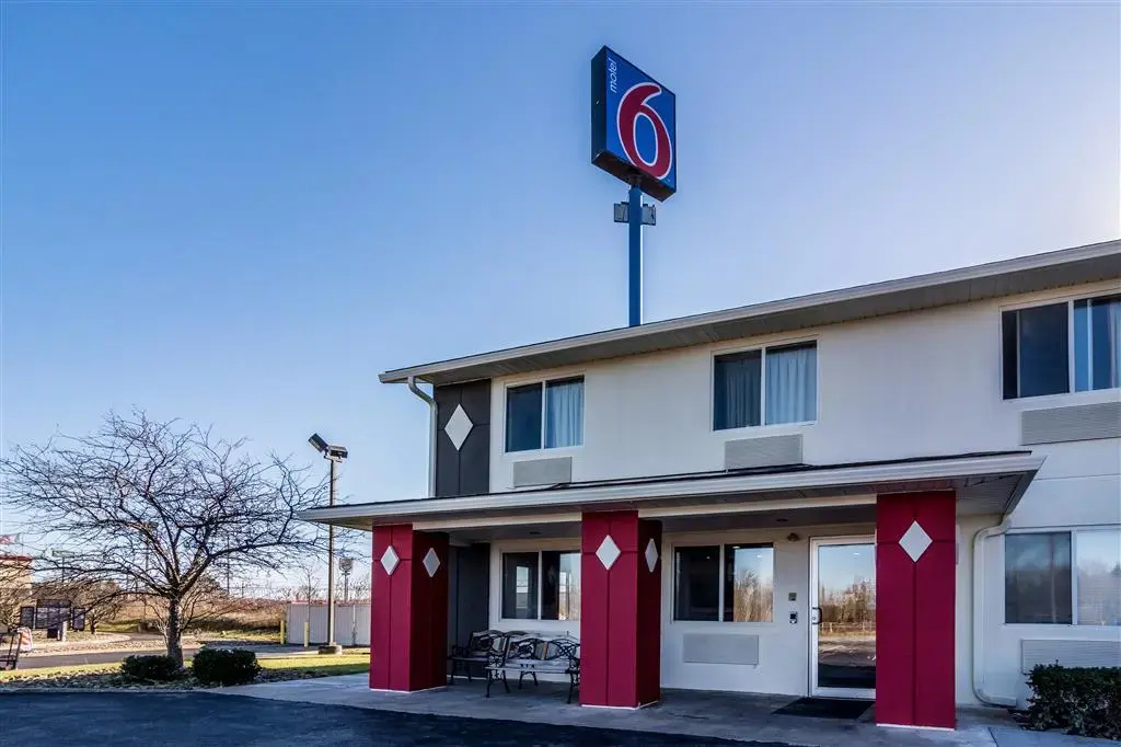 Motel 6 Barkeyville, PA