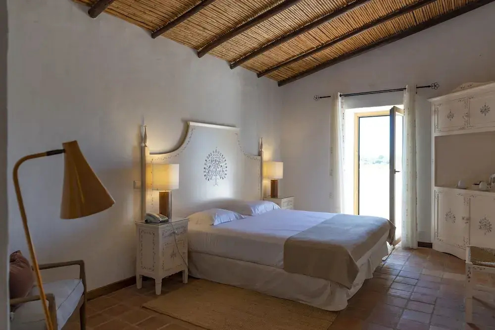 Standard Double room with balcony (full double bed)