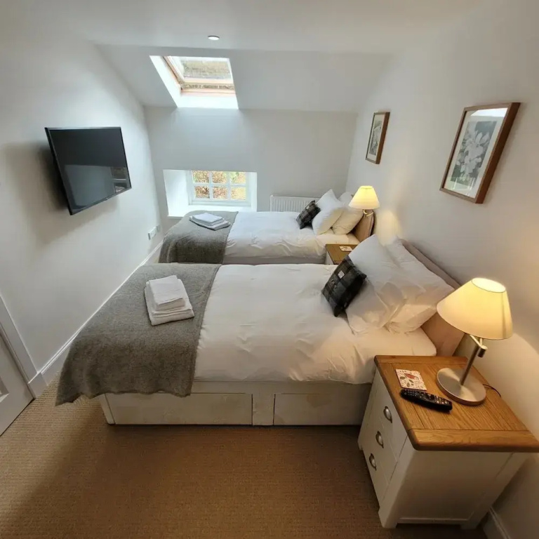 2 Bedrooms Cottage