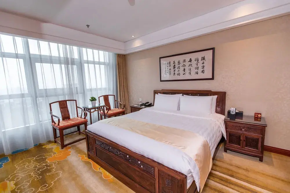 Deluxe Suite