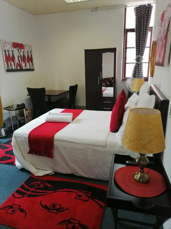 Deluxe Double room (full double bed)