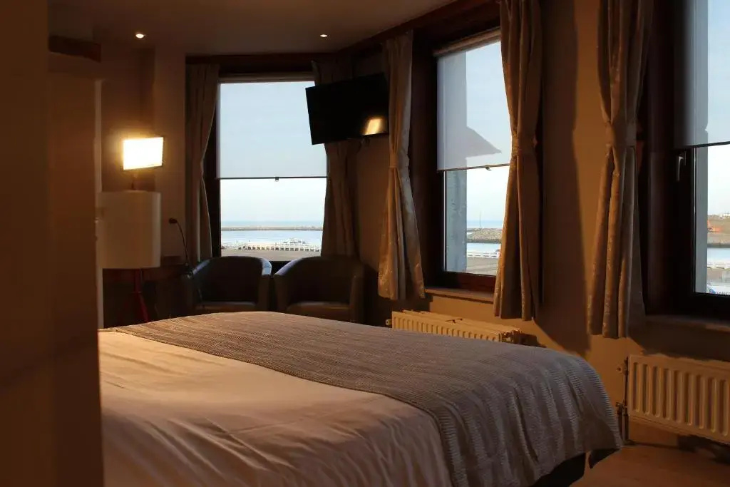 Standard Double room with sea view (full double bed)