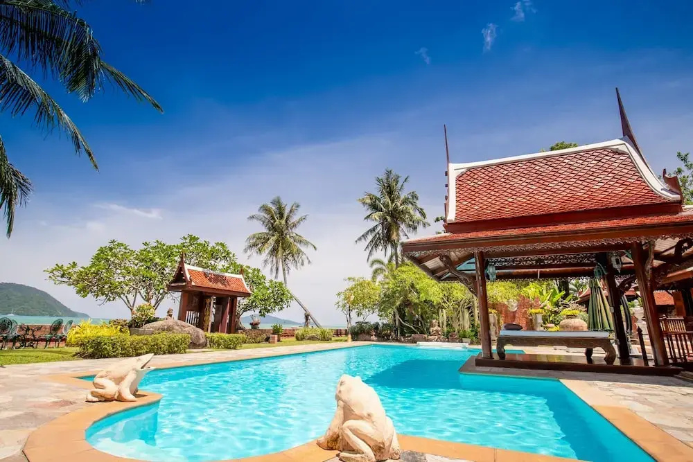 Beach & Waterfront