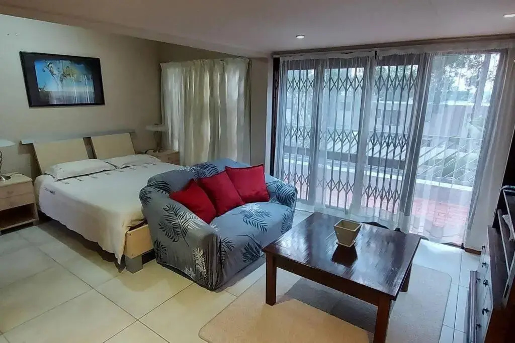 Morningside Loft with a pool and private balcony