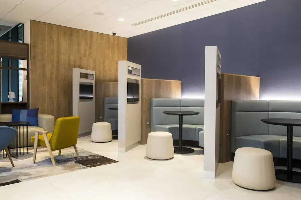 Lobby & Reception