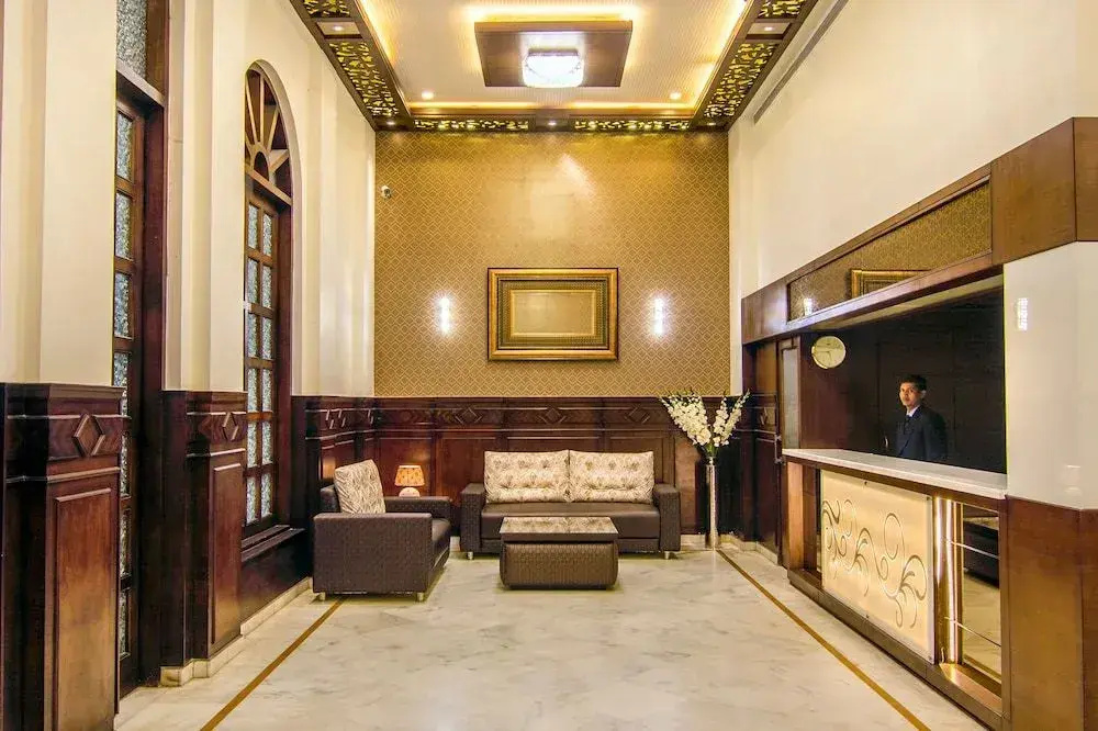 Lobby & Reception