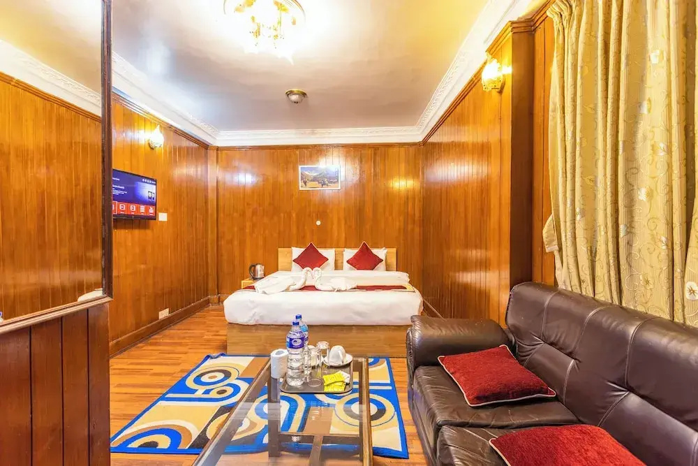Deluxe Double room with garden view (full double bed)