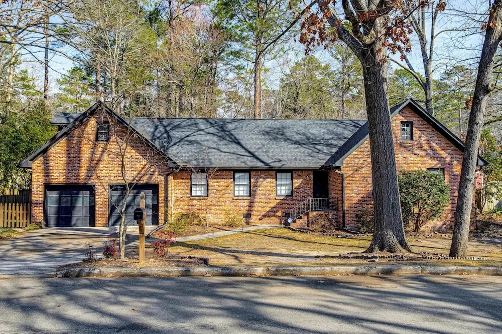 6 Mi to Lake Murray! Pet-friendly Haven w/ Yard