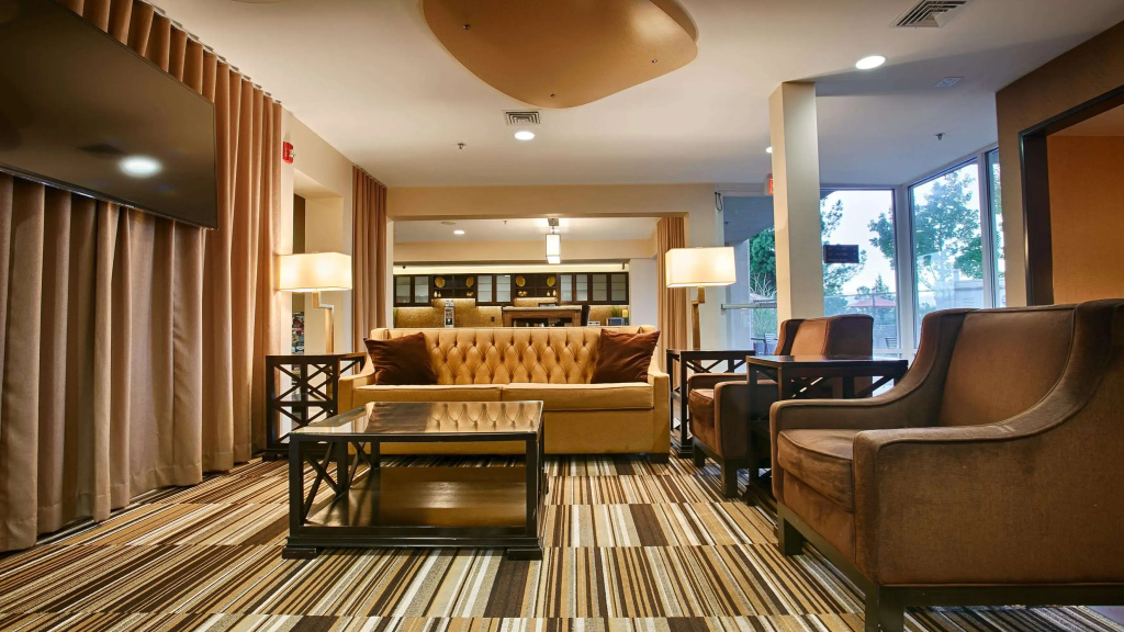 Lobby & Reception