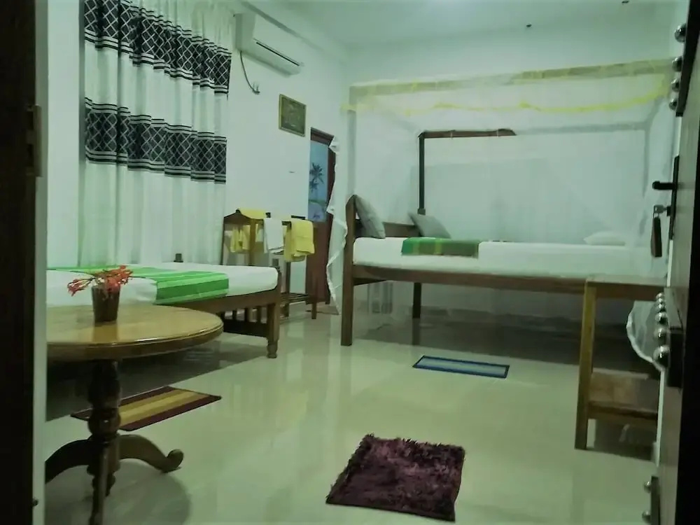 Deluxe Double room with balcony and with partial sea view (full double bed)