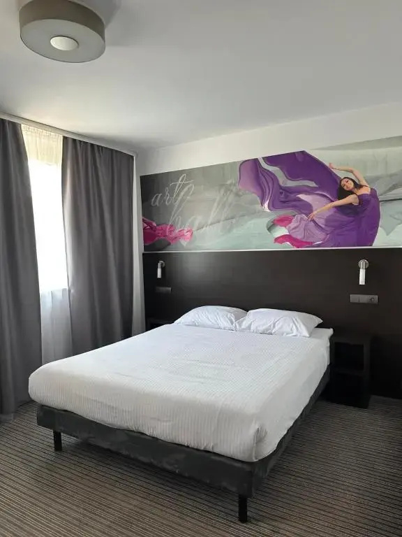 Double room (full double bed)