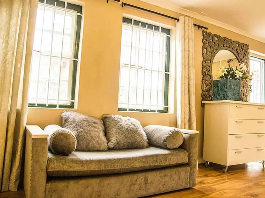 Double Studio (full double bed)