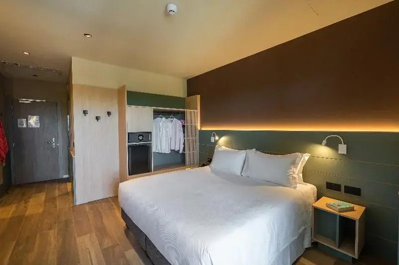 Deluxe Double room with garden view (full double bed)