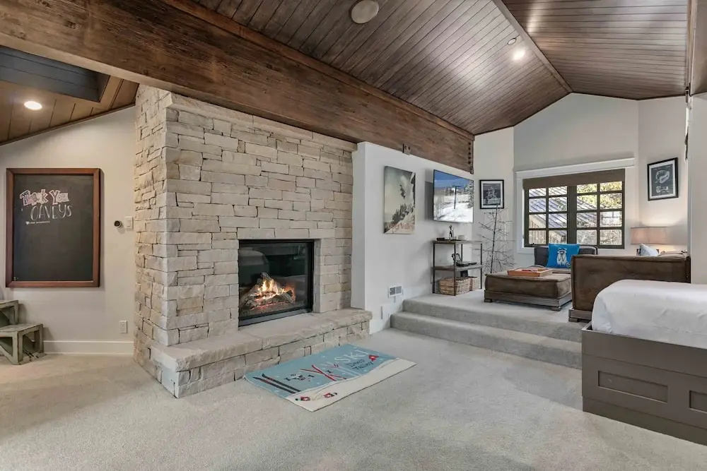 Mountain Modern Retreat Hot Tub 3 Bedroom Condo