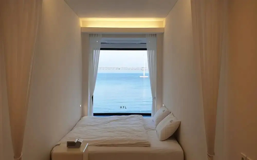 Standard Double room with ocean view (full double bed)