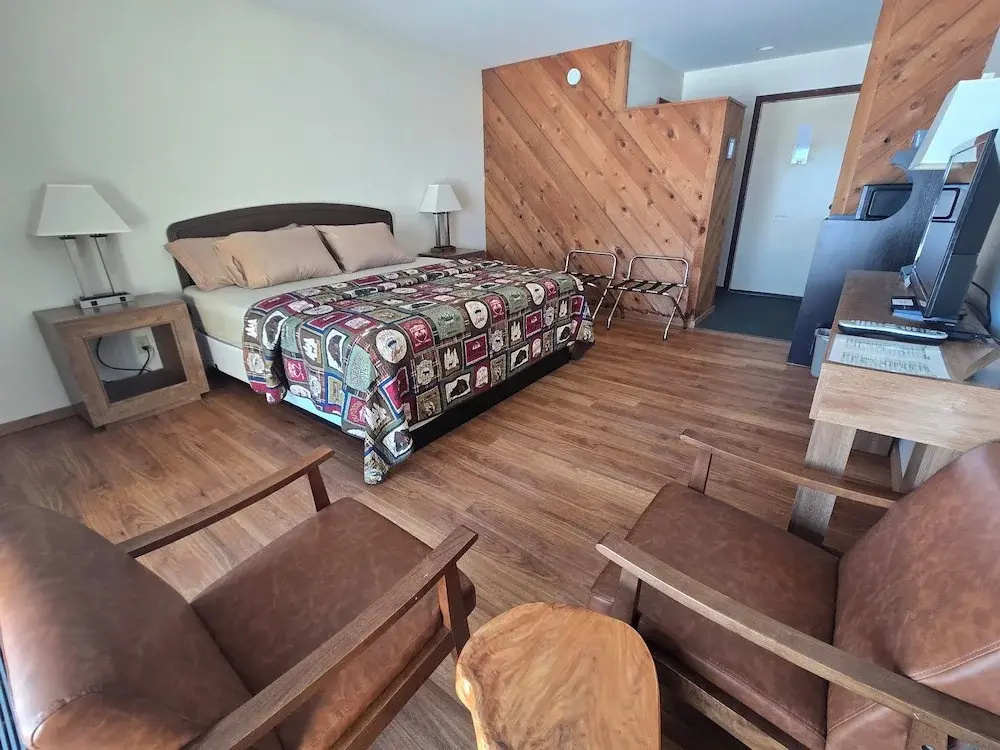 Standard Double room with balcony and with lake view (full double bed)