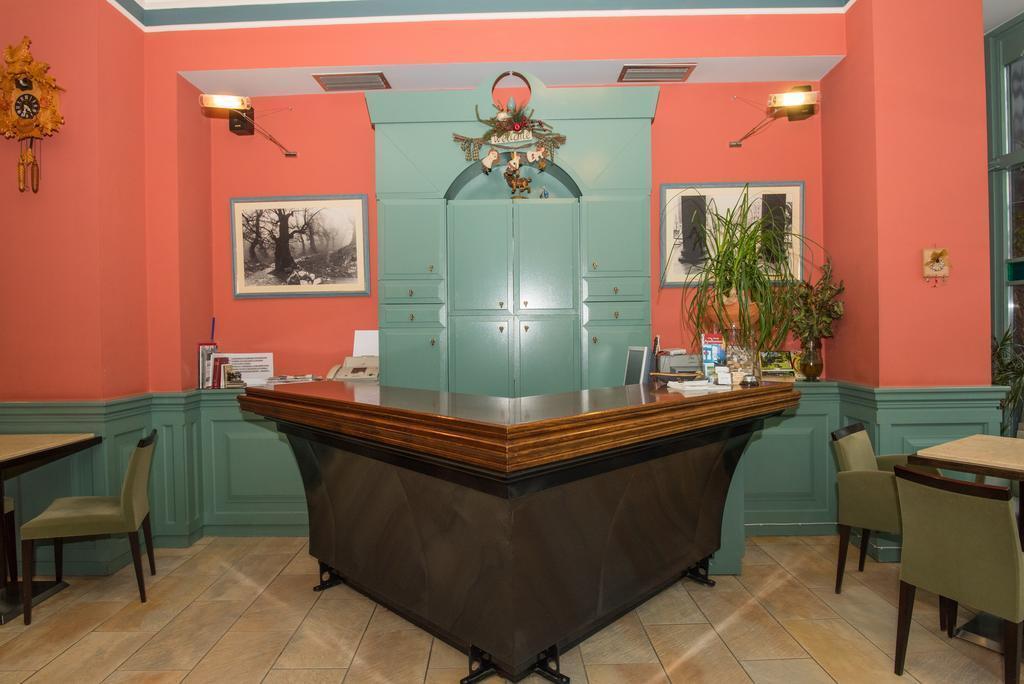 City Hotel Apollonion by null