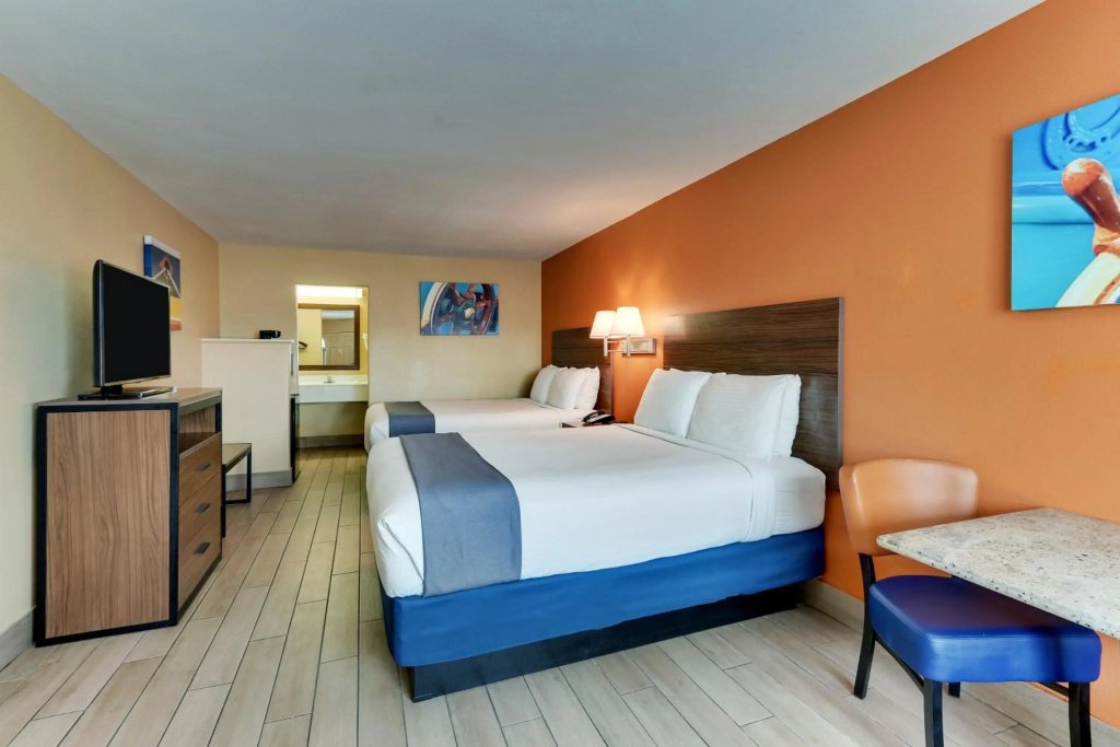 Captain's Quarters Inn — 4