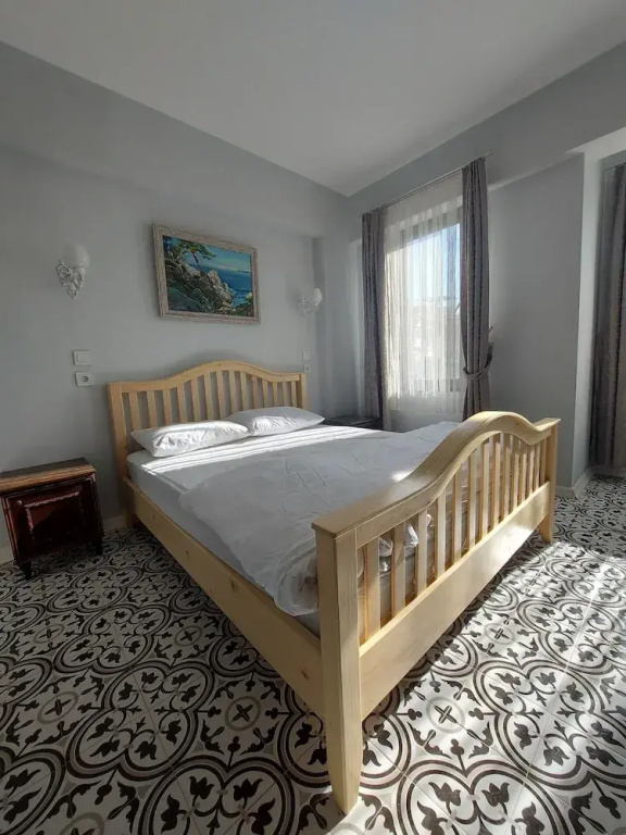 Standard Double room with garden view (full double bed)